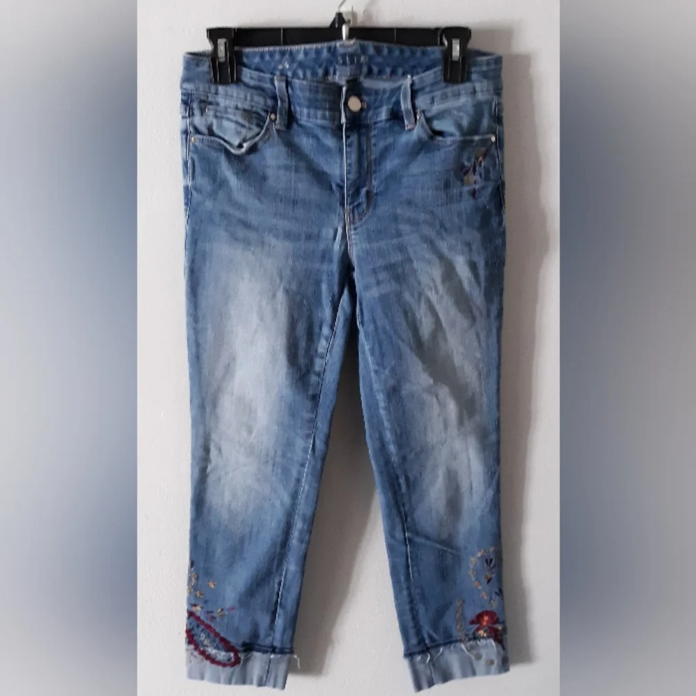 WHBM Slim Embroidered Crop Jeans - Picture 2 of 10